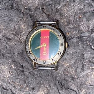 Name brand watch (Gucci)